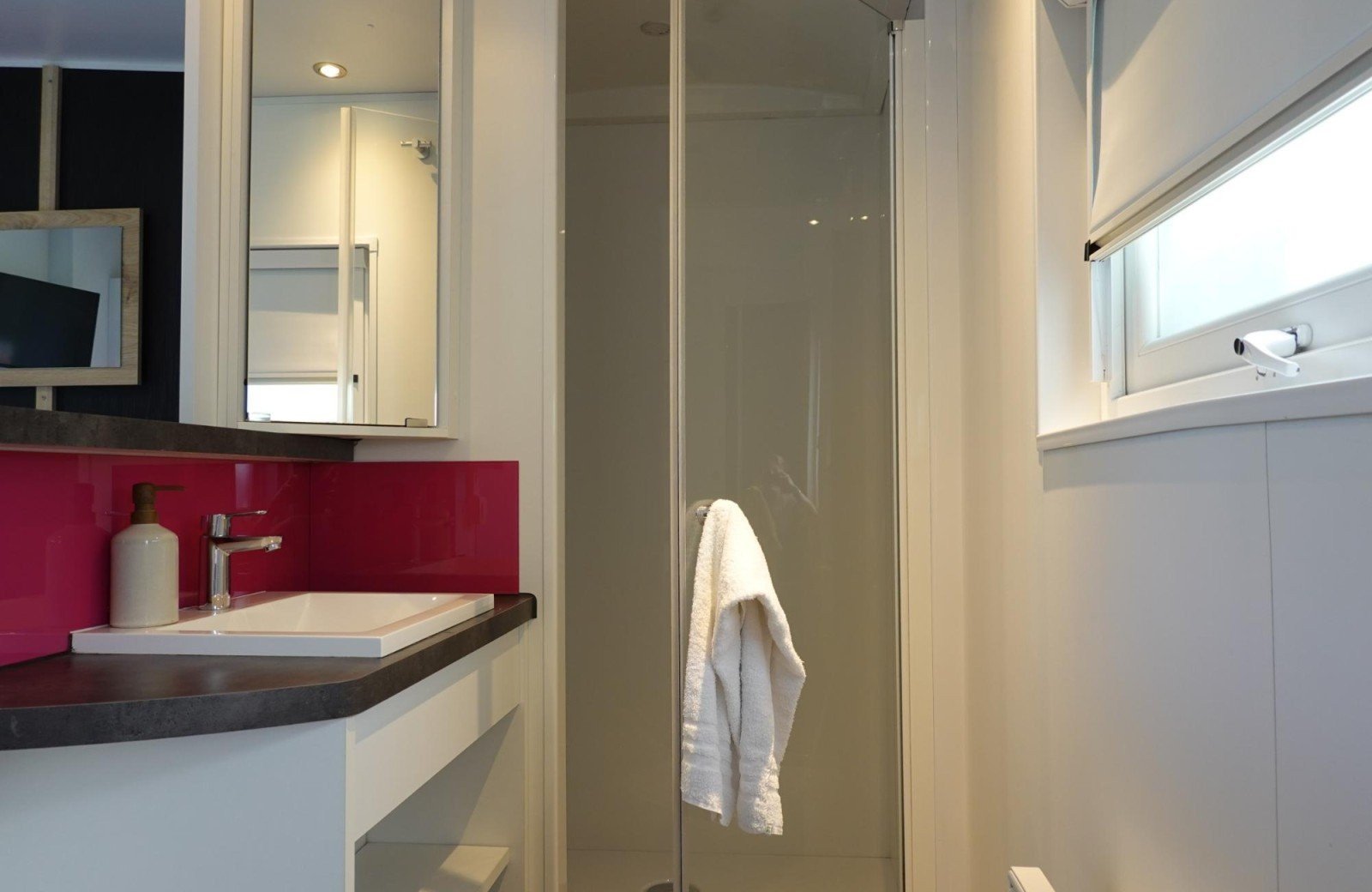 Strand49 strandbungalow badkamer 2